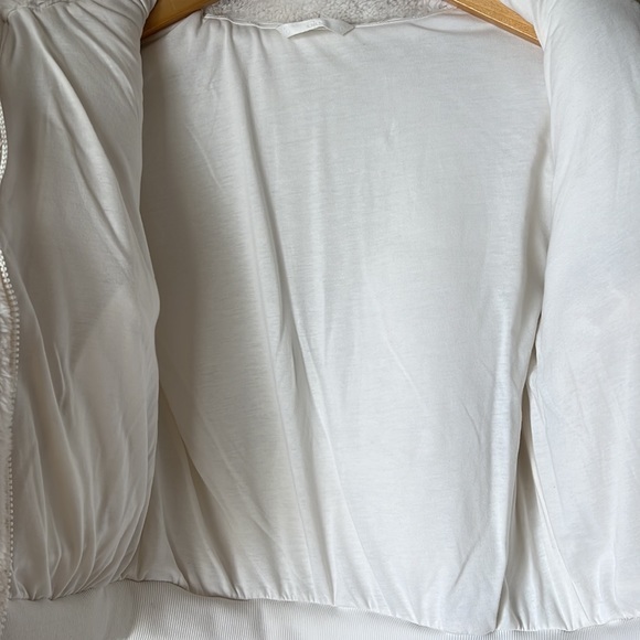 alo white Sherpa jacket - Picture 13 of 13